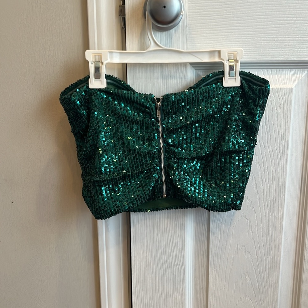 Green Cropped Sequence Too - image 3